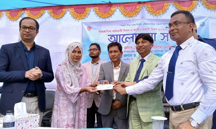 কিশোরগঞ্জে প্রবাসী কর্মীর মেধাবী সন্তানদের মাঝে শিক্ষাবৃত্তি বিতরণ