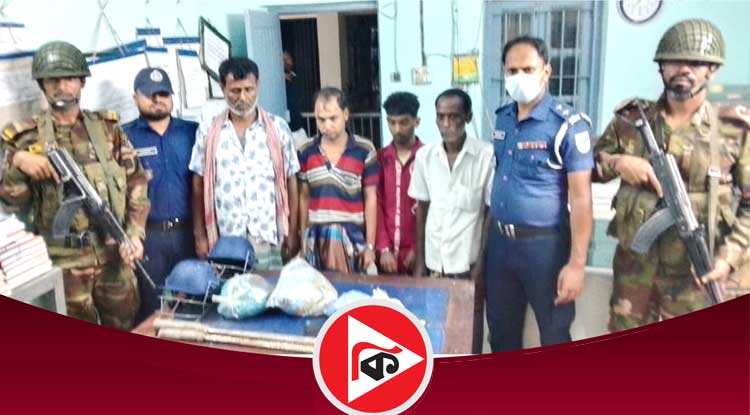 মিঠামইনে যৌথ বাহিনীর অভিযানে ইয়াবা, গাঁজা, দেশীয় অস্ত্র ও নগদ টাকাসহ আটক ৪