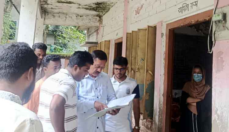 পাকুন্দিয়ায় শিক্ষক-শিক্ষার্থীর উপস্থিতি কম, বিদ্যালয় পরিদর্শনে গিয়ে এমপি জালাল উদ্দীনের ক্ষোভ
