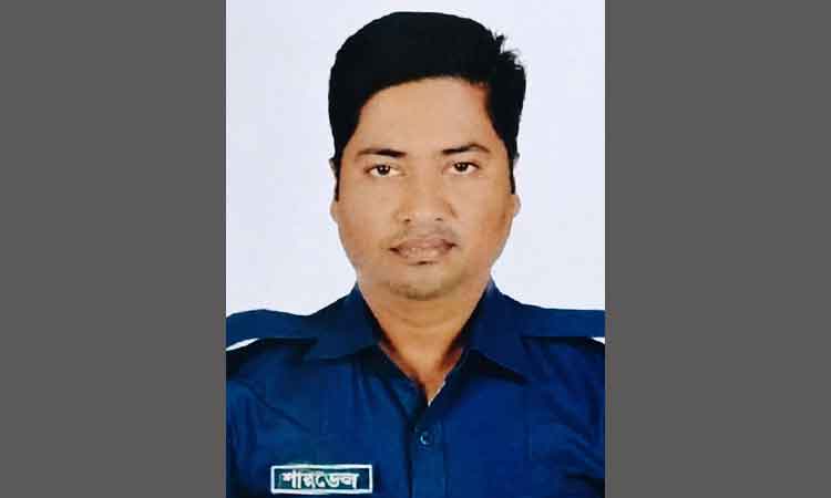 সড়ক নিরাপদ রাখতে গিয়ে সড়কেই জীবন দিলেন পুলিশ সদস্য
