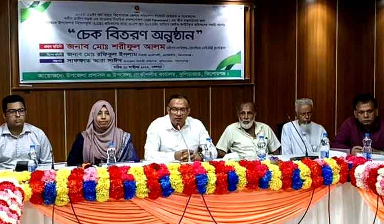উন্নয়ন ত্বরান্বিত করতে প্রশাসন ও রাজনৈতিক নেতৃত্বকে একযোগে কাজ করার আহ্বান প্রতিমন্ত্রী শরীফুল আলমের